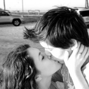 欧美情侣接吻唯美黑白头像图片10