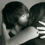 欧美情侣接吻唯美黑白头像图片21