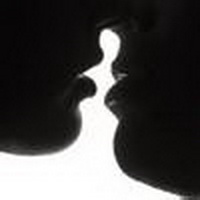 欧美黑白情侣亲吻接吻头像图片31
