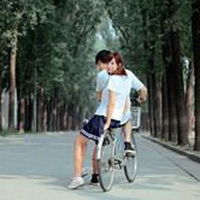 骑单车情侣头像图片6